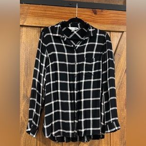 EUC Old Navy The Classic Shirt Black w/ White Plaid Stripes Button Down Medium